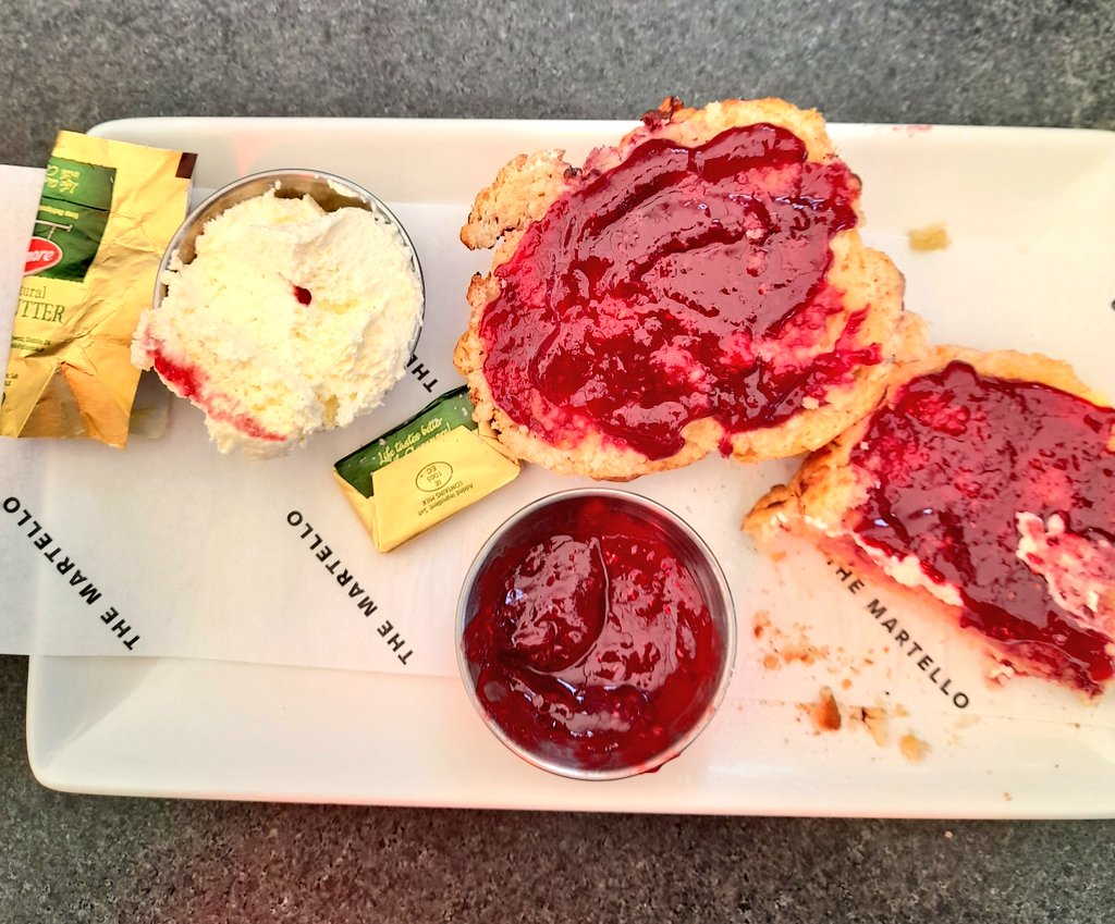 CaitNiDhonnchu's tweet photo. Cafe Writer's back in scone action! @stoneswrite @meefion #cafewriterswicklow #writingwicklow @martelloBray https://t.co/MQ49StycHW