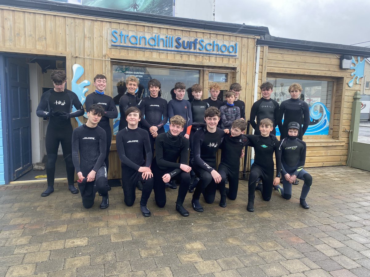The Surf Club <a href="/cicsummerhill/">Summerhill College</a> braving the elements this morning with <a href="/StrandhillSurf/">Strandhill Surf</a> 💨🌊🌧 <a href="/PESummerhill1/">Summerhill College P.E. Dept.</a> #surfclub #summerhillcollege
