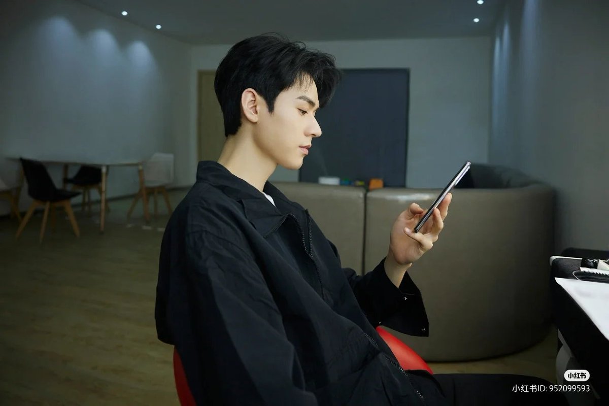 gongnjun's tweet photo. I decided to clear my phone storage and share these pictures for all of you. Hopefully Monday going just fine for everyone! https://t.co/JM4iK9Mmre