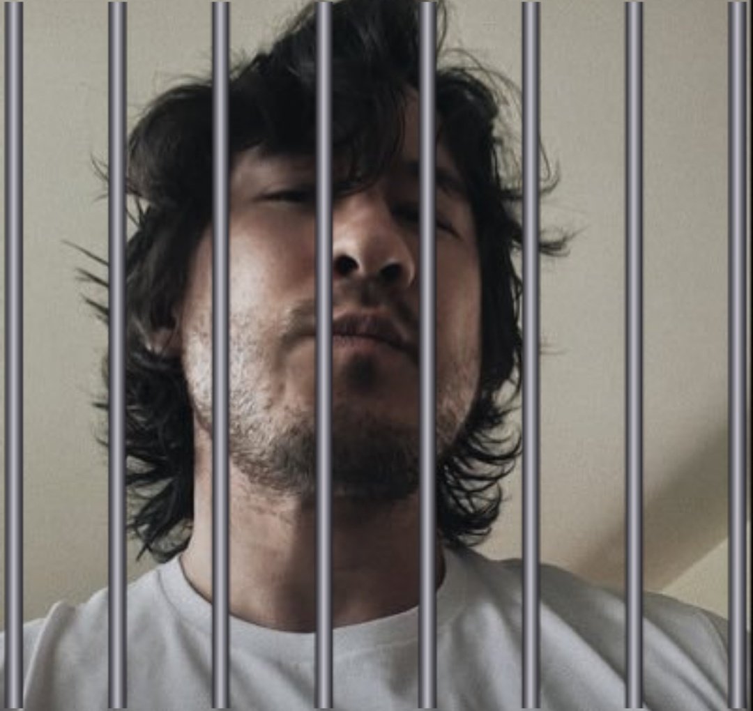 MarktwtJail's tweet photo. @markle_sparklez @manbunmark Congrats! User @/manbunmark just got jailed! https://t.co/3K52rkEsRw
