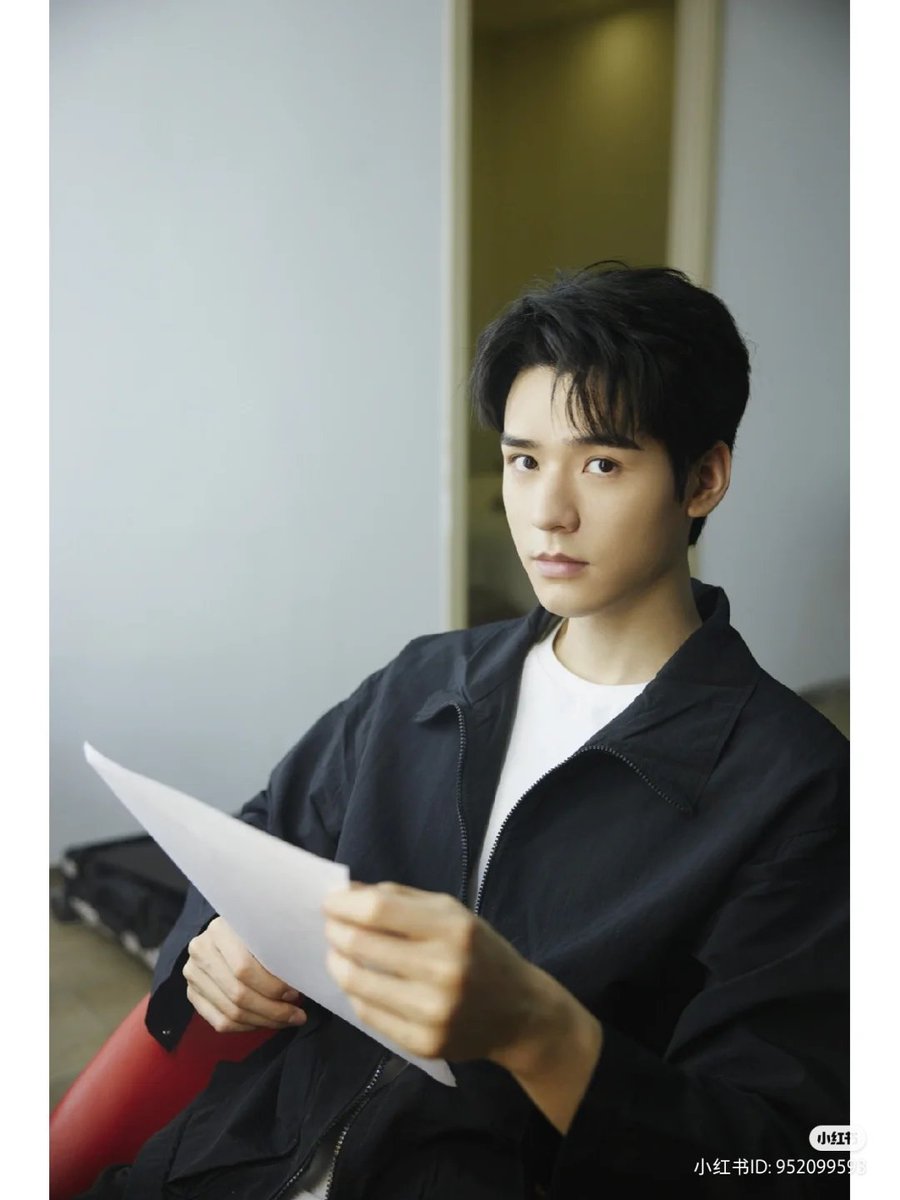 gongnjun's tweet photo. I decided to clear my phone storage and share these pictures for all of you. Hopefully Monday going just fine for everyone! https://t.co/JM4iK9Mmre