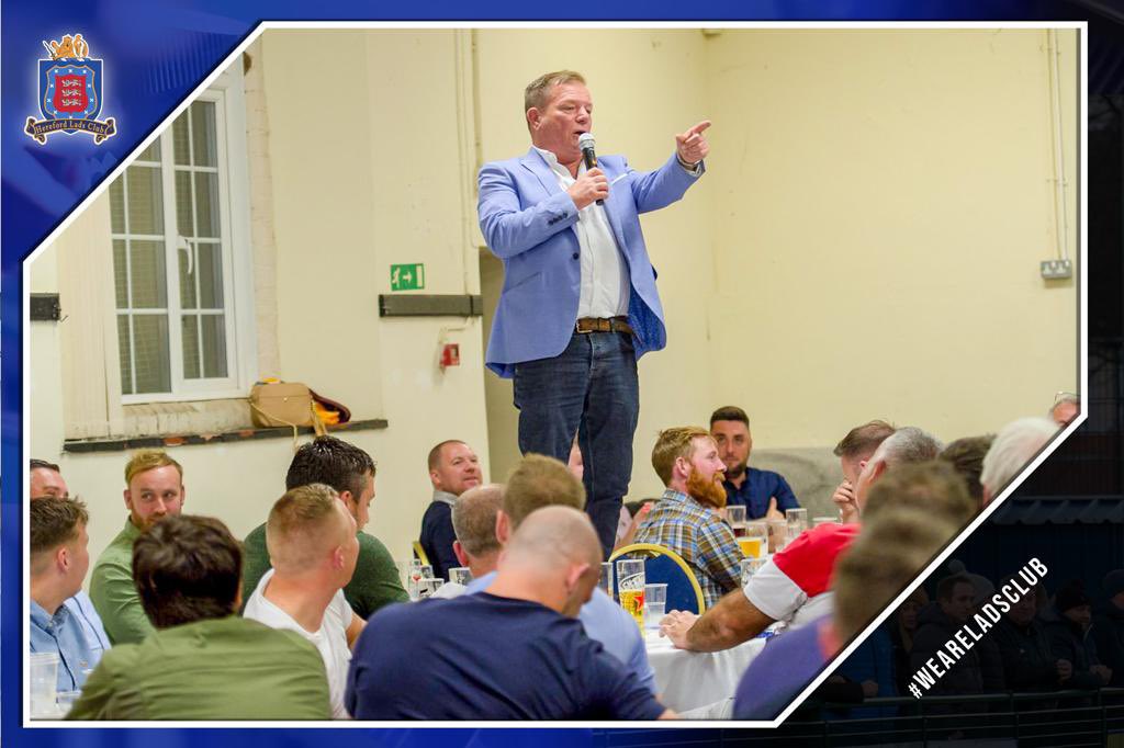 HfdLadsClubFc's tweet photo. 📸👨‍👩‍👧‍👦🎤 

Superb night at our club on Saturday, photos can be viewed below ⬇️ plenty of laughter from Neil ‘Razor’ Ruddock and the comedian Lester Crabtree 🙌🤣💙

https://t.co/bPBVSM2F0E

📸- Will Cheshire

#WeAreLadsClub🦁 
#Herefordshire 
#NeilRuddock https://t.co/MaCf2eip7O
