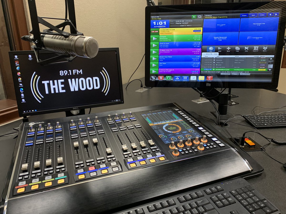 KCLCchad's tweet photo. Renovated studio! @KCLC891TheWood @LindenwoodU #RealExperienceRealSuccess https://t.co/uWe805znU6