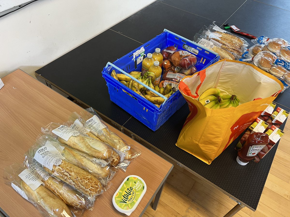 UTSMrsWest's tweet photo. Thank you so much to our local @Tesco for supplying our Year 6s with breakfast supplies ready for their week of SATs assessments! Extremely generous and set them up perfectly for the morning 😊❤️ @UrsulaTaylorSch #communityvalues https://t.co/FcmWYFagHz