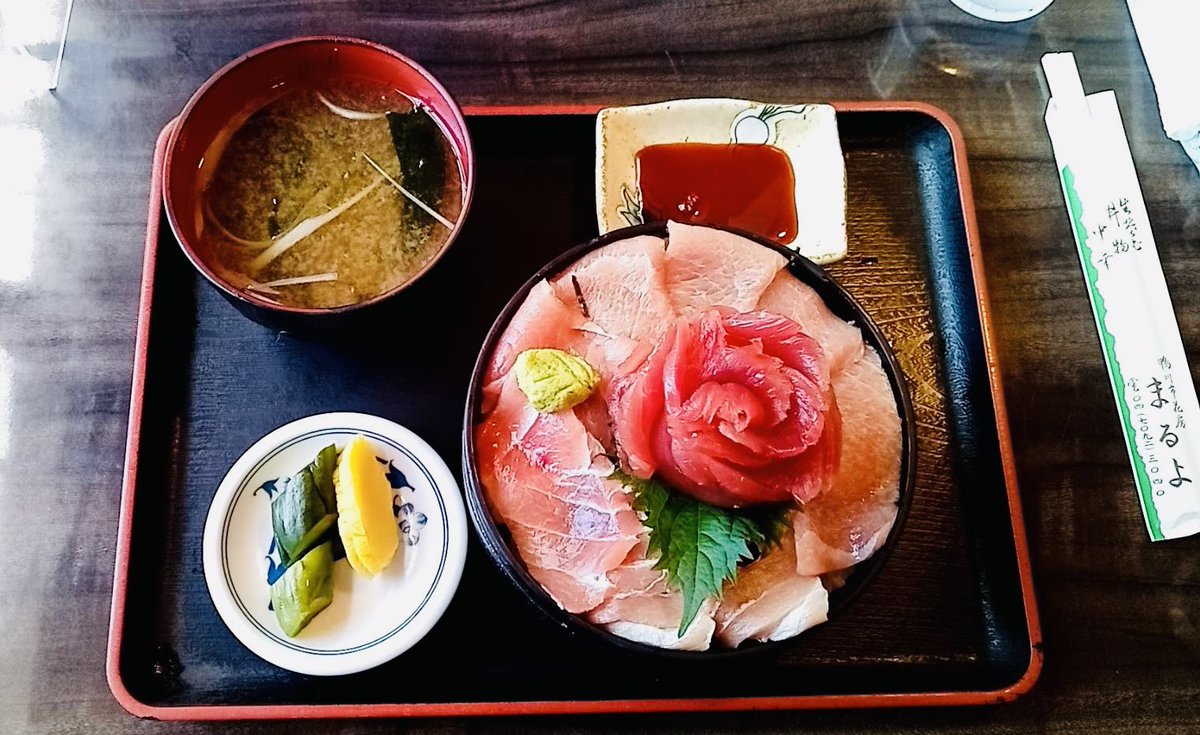 takio2x's tweet photo. ♯房総ライド
「まるよ食堂」鉄火丼、天丼
さざえ最中
「木村ピーナッツ」ソフトクリーム https://t.co/iILVgAiYyl