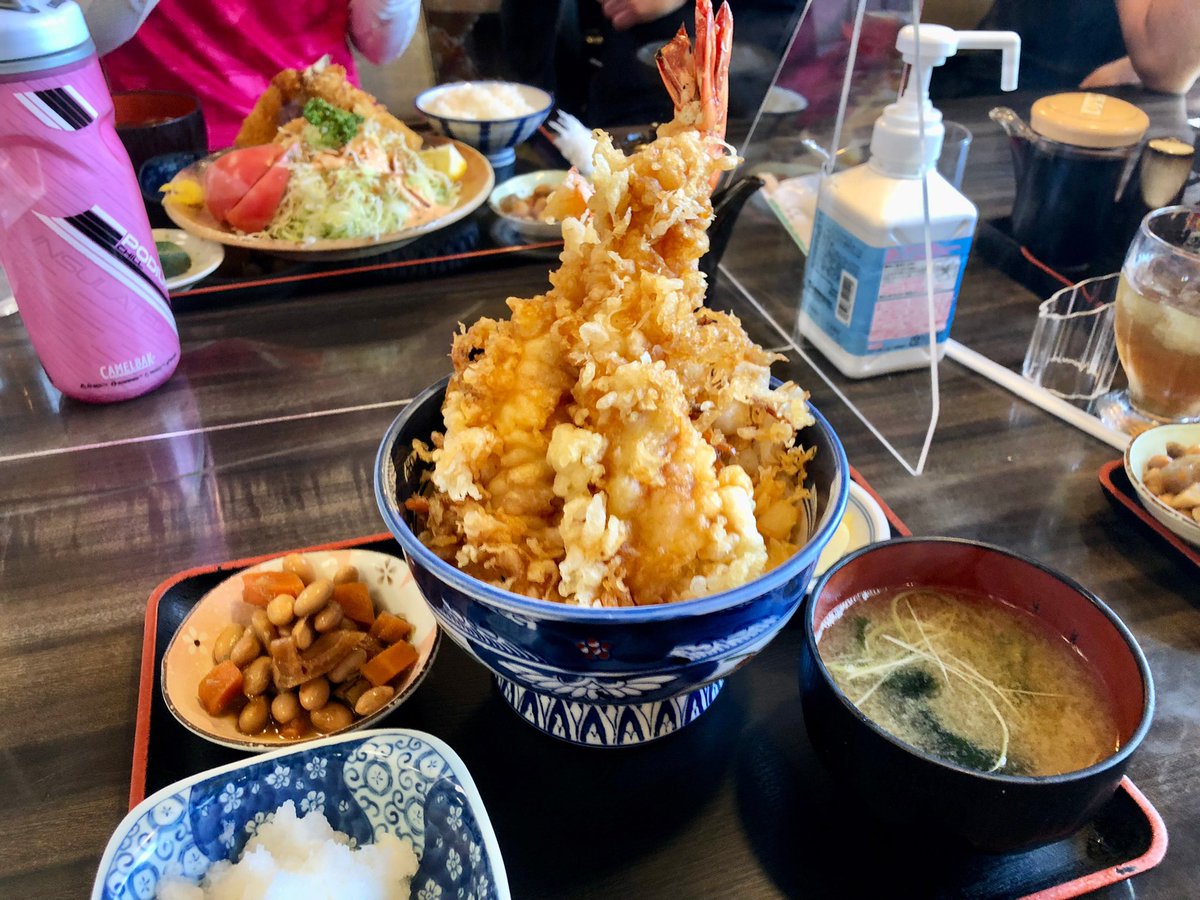 takio2x's tweet photo. ♯房総ライド
「まるよ食堂」鉄火丼、天丼
さざえ最中
「木村ピーナッツ」ソフトクリーム https://t.co/iILVgAiYyl