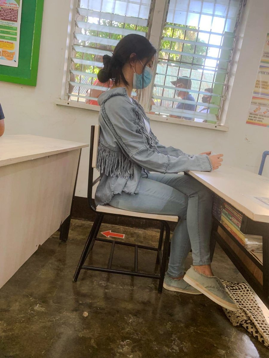 This is us right now while waiting for the #Eleksyon2022 results. I mean, except for the sitting upright part 😅
<a href="/KissesDelavin/">Kisses Delavin</a> #KissesDelavin