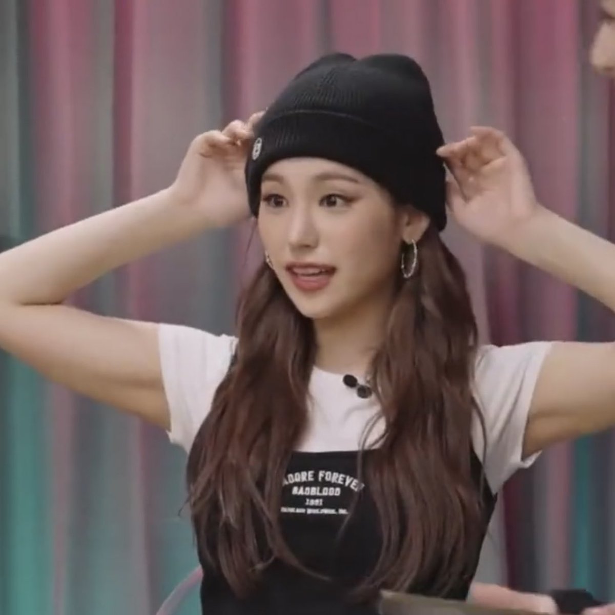 yejitinypics's tweet photo. #예지 #YEJI https://t.co/H3yAZPTaim