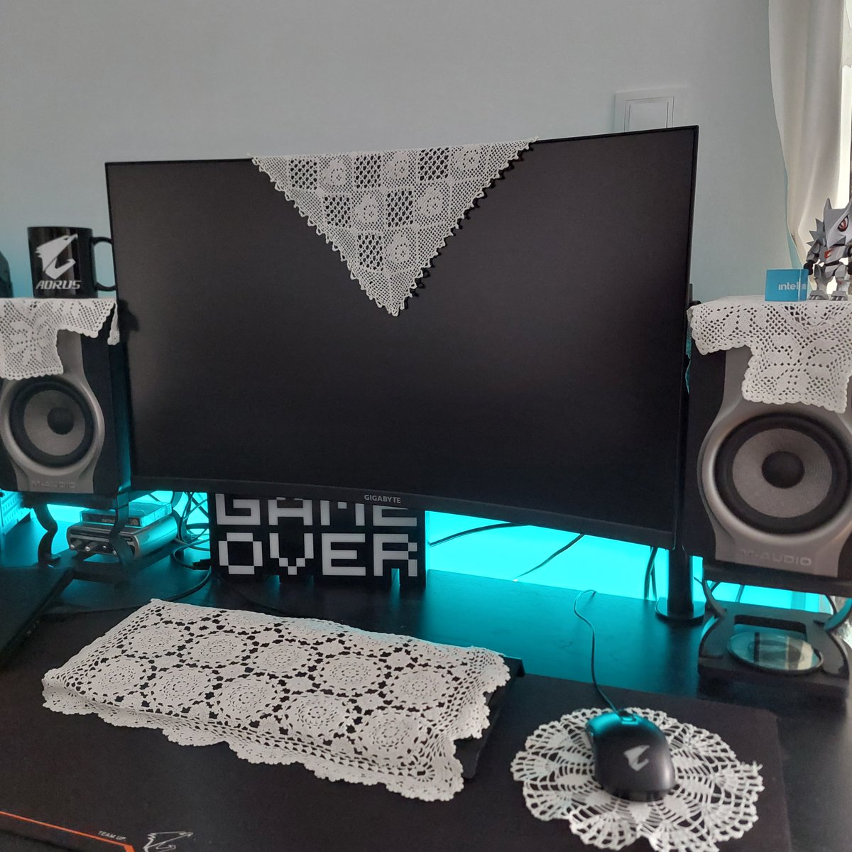 aorus_es's tweet photo. Cuando tu Madre te ordena tu Setup Gamer 😂
#madre #setupgamer #gamingsetup #AORUSsetup #AORUS #GIGABYTE https://t.co/7XfIdX6I1z
