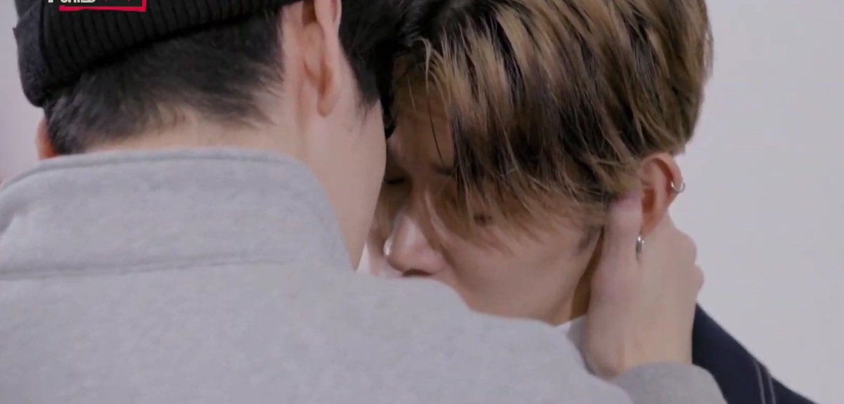 hourly yeonbin tweet media