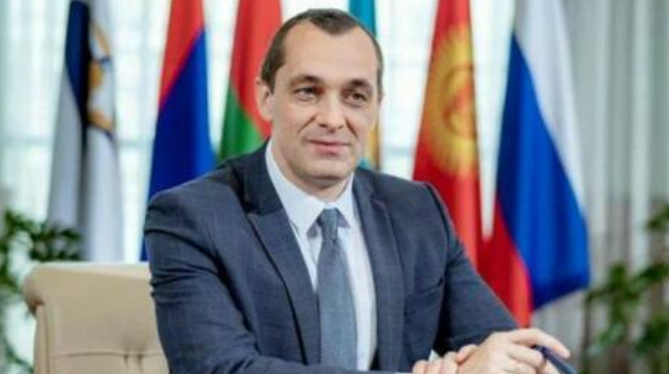 Ucrainarussia's tweet photo. 🔴 #Russia: Continua la strage di manager e dirigenti russi morti in circostanze misteriose: l'ex manager Alexander #Subbotin muore avvelenato durante seduta con lo sciamano: gli hanno iniettato veleno di rospo 🇷🇺 https://t.co/71xpV5yfjI