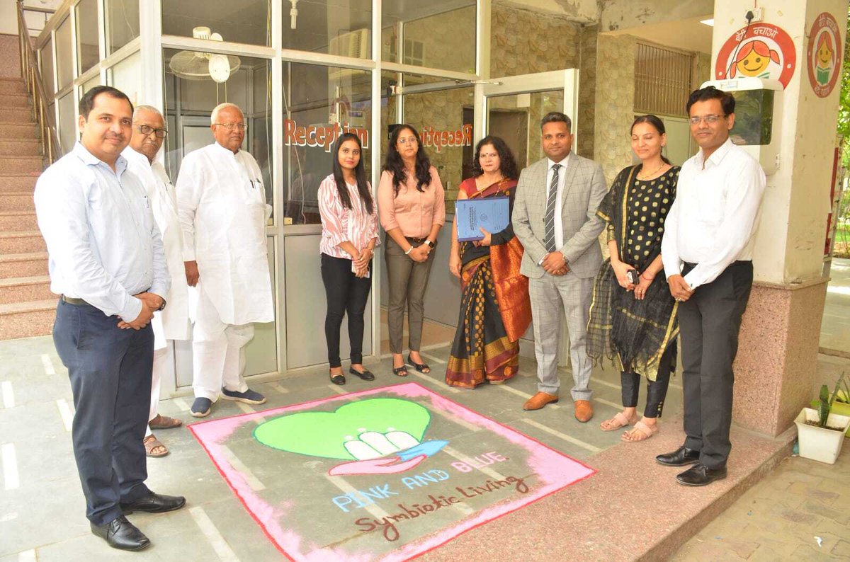 awanishlaw's tweet photo. Team Pink &amp; Blue conducted another excellent Program on Prevention of Sexual Harassment of Women at Workplace (#PoSH) among the #future #Teachers of Nation ie. students of #Vaish B. Ed. #College at #Bahadurgarh, #Haryana. 😊
 
#NotToleranceLevel #POSHAct #KnowYourRights https://t.co/MlgRZLCJCH