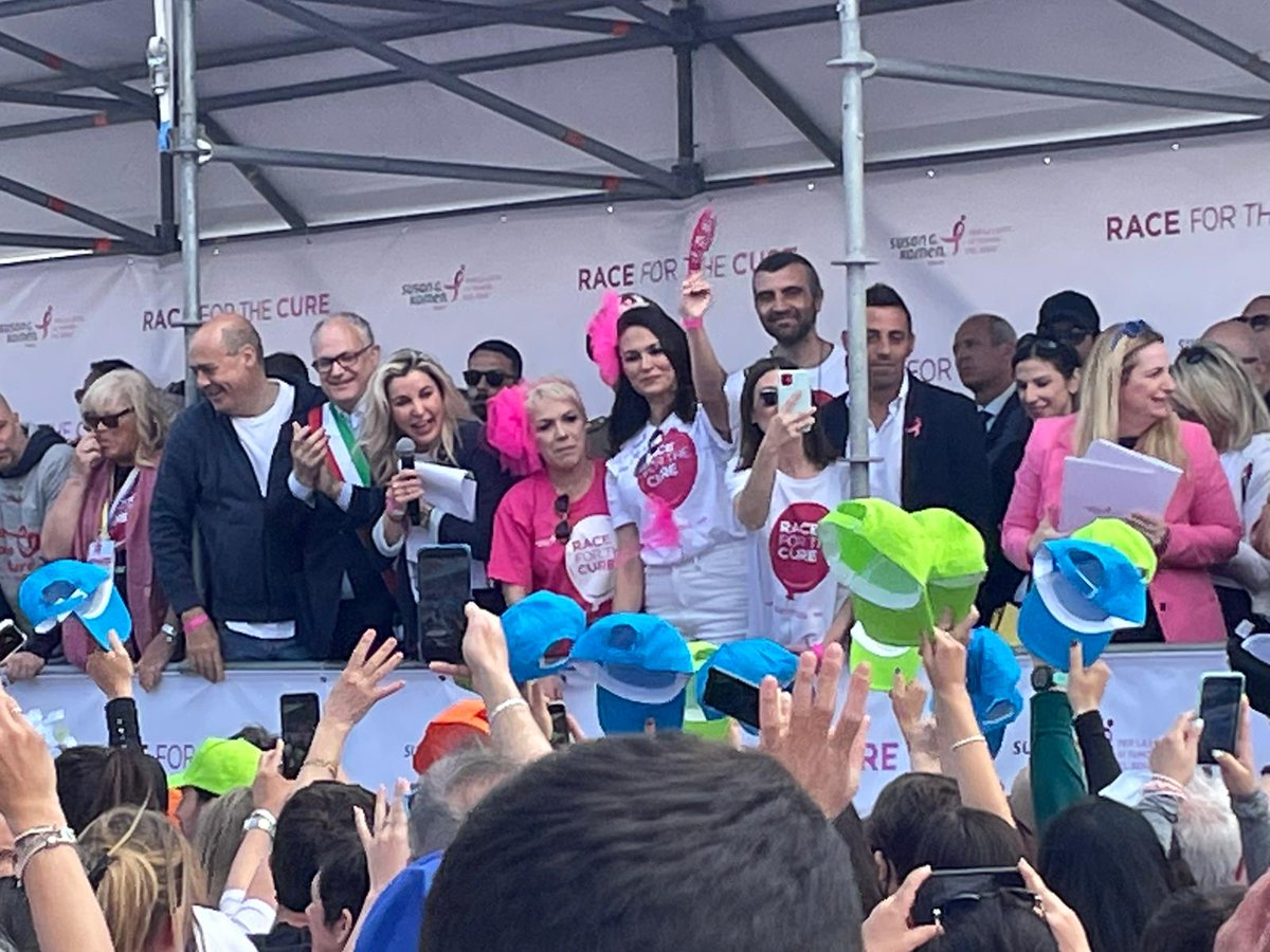 AditinetConsult's tweet photo. Come sempre noi di #Aditinet al fianco della ricerca! Domenica 8 maggio 2022 a Roma 
abbiamo partecipato alla maratona #RaceForTheCure2021 organizzata dall'associazione Susan G. Komen.
#AditinetPeople #TogetherIsPossible #ricerca https://t.co/llABO4QmJE