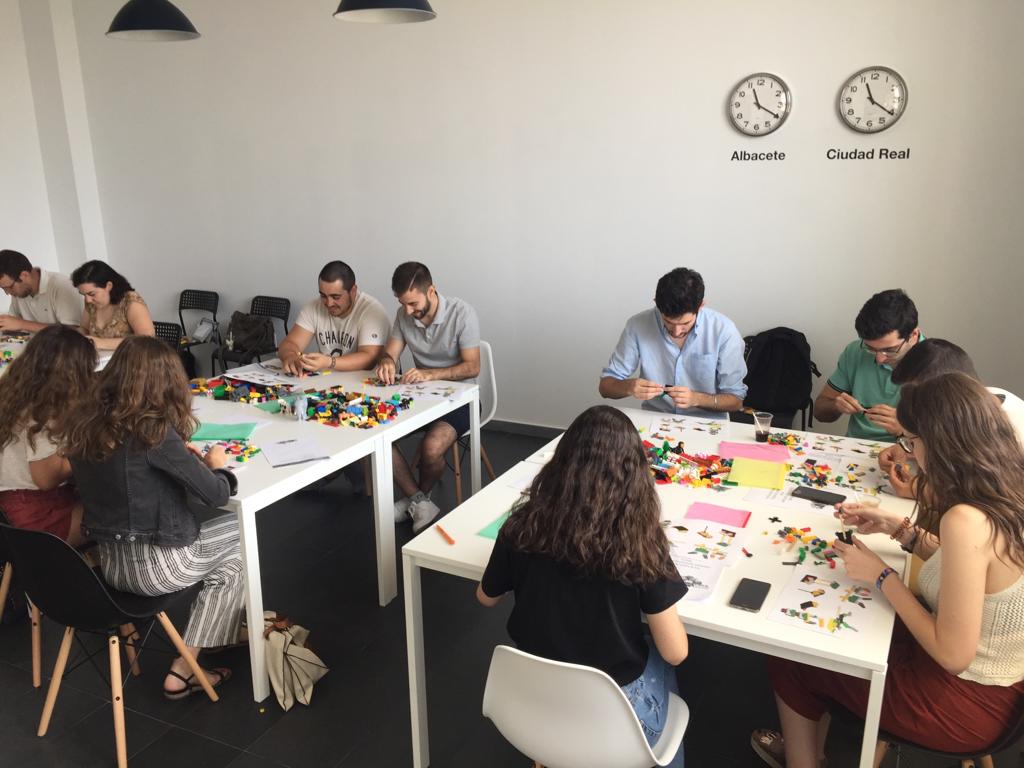cipeuclm's tweet photo. #GeneracionOn 🔛
programa @IMPEFE
y @uclm_es
Buscamos universitarios y universitarias de último curso
con #talento #optimismo #habilidades sociales
que estudien en @CampusCR #CiudadReal
INSCRIPCION hasta 11 mayo👉https://t.co/qyPXdEyVt9
#GenOn https://t.co/RQj9DTMGKc