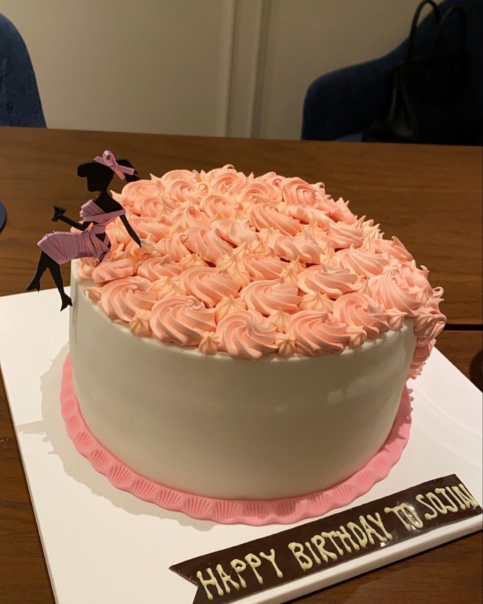 Emily0808d's tweet photo. Friends birthday, a small gathering https://t.co/RcwTCGKRVM