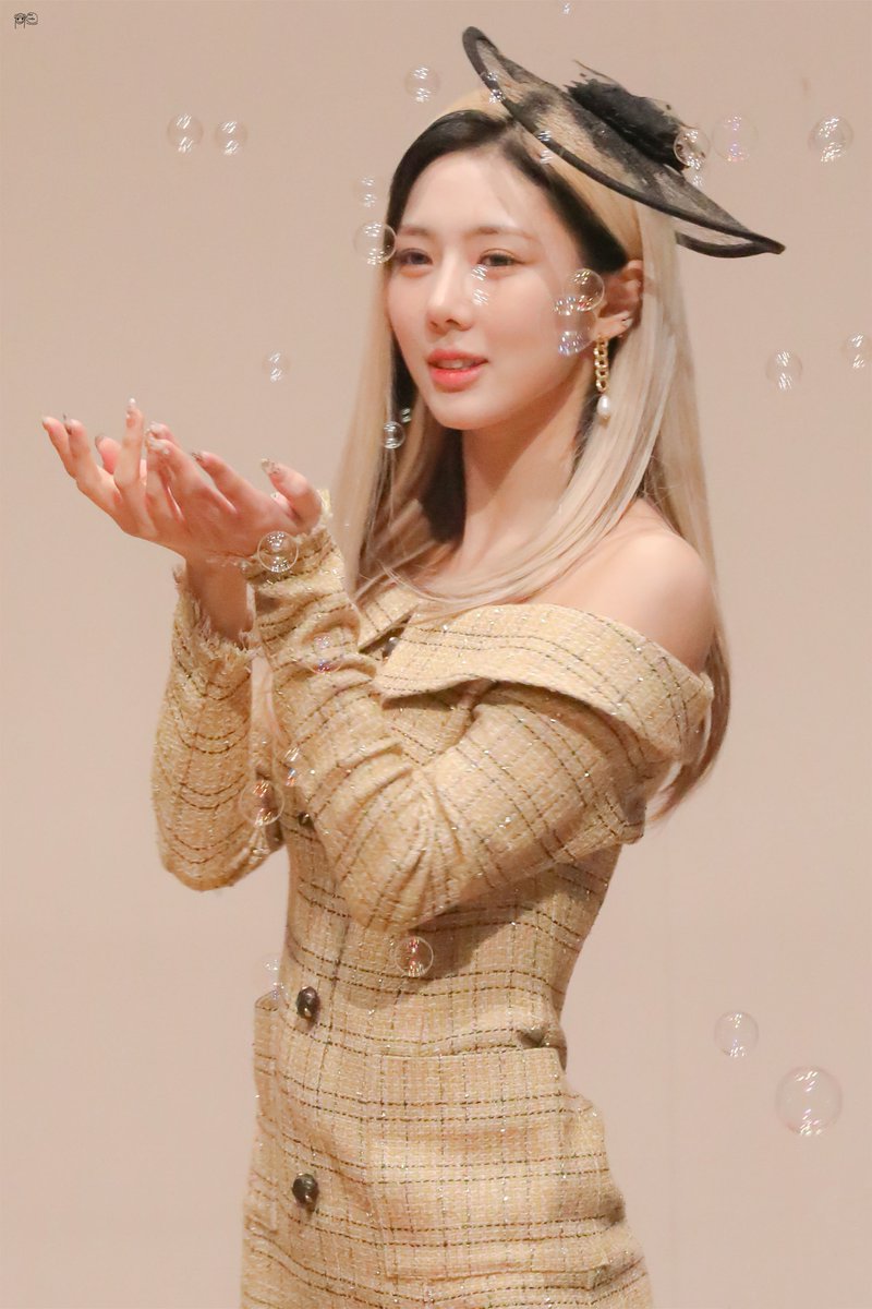 imwithYOOh's tweet photo. 220508 마지막 대면 팬사인

#드림캐쳐 #유현
#Dreamcatcher #YOOHYEON
@hf_dreamcatcher https://t.co/btjPv8t274