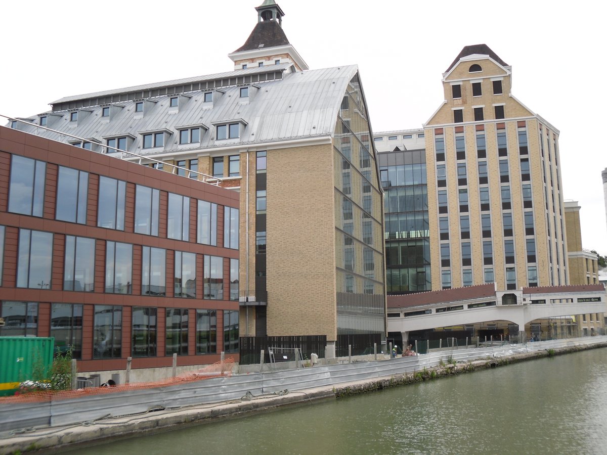 Visiter l'#Alsace en bateau 🥨
au départ de Waltenheim-sur-Zorn.
En 1 journée de navigation, vous rejoignez le centre-ville de #Strasbourg, ou alors faites cap à l'ouest et passez l'ouvrage emblématique du canal de la Marne-au-Rhin : Le plan incliné d'#Arzviller.