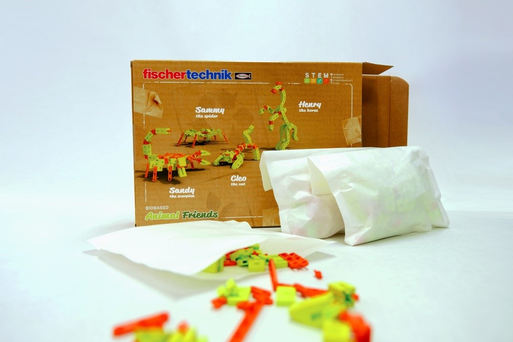 @fischertechnik replaces plastic with Paptic® in the packaging of its bio-based construction set “Animal Friends” spnews.com/animal-friends/ #sustainablepackaging #recyclablepackaging #biobasedmaterials #ecofriendly #plasticfree #compostablepackaging