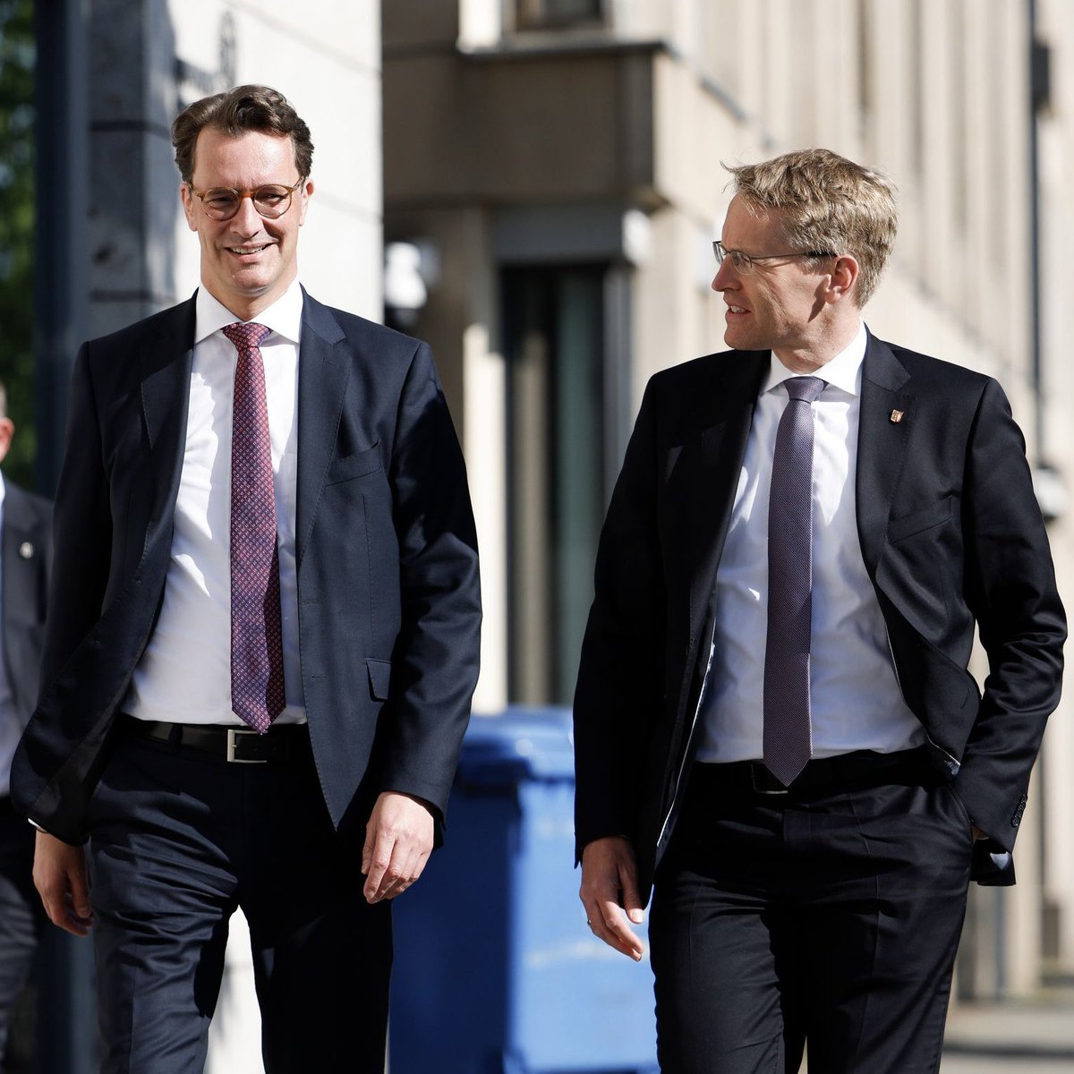HendrikWuest's tweet photo. Schleswig-Holstein steuert Dank Daniel Günther stabilen Verhältnissen entgegen. Auch in NRW wollen wir nächsten Sonntag stärkste politische Kraft werden &amp; mit einem klaren Regierungsauftrag weiter für mehr Sicherheit &amp; eine moderne Wirtschaft mit sicheren Arbeitsplätzen arbeiten. https://t.co/jTq09Tj3h9