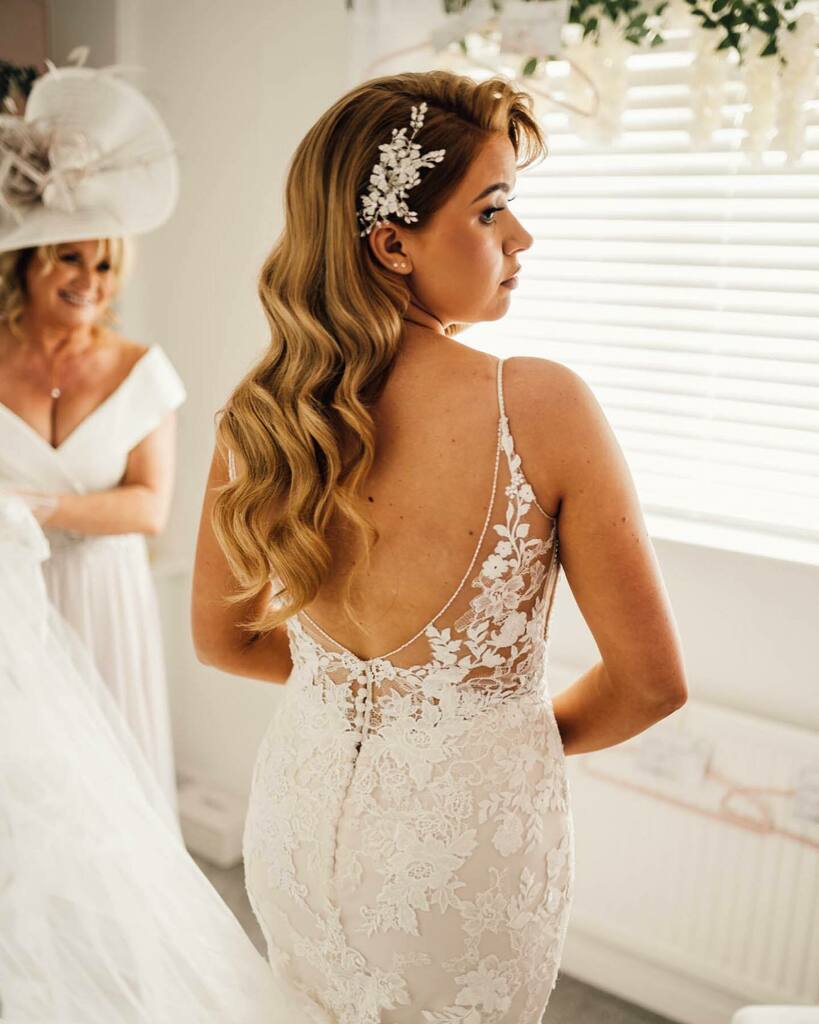 This has got to be a favourite from Megan &amp; Wes’s day at Ivory Tower. 
I mean look at Mums reaction ♥️

<a href="/megwills1/">Meg Wanito</a> 
.
dress / <a href="/enzoani/">Enzo Masutha</a> @lulubrownsbridal 
venue / <a href="/weareivorytower/">Ivory Tower</a> 
makeup / <a href="/kiimmiki/">Kimi</a> 
hair / @sarahcadleyhair 
florist / <a href="/honeyshideaway/">Honey Suckle</a> 
fi… instagr.am/p/CdVhKUUoNmQ/