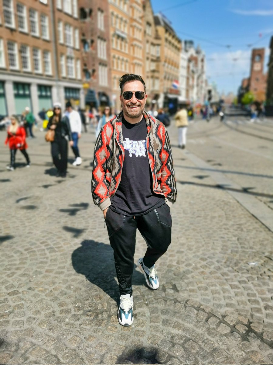 ThemisGeo's tweet photo. Fun In Amsterdam 
(κάνει και λίγο ρίμα) 
😋😋😋
#amsterdam #fun #friends #trips #concert #musicismylife https://t.co/Xmhyi36mqf