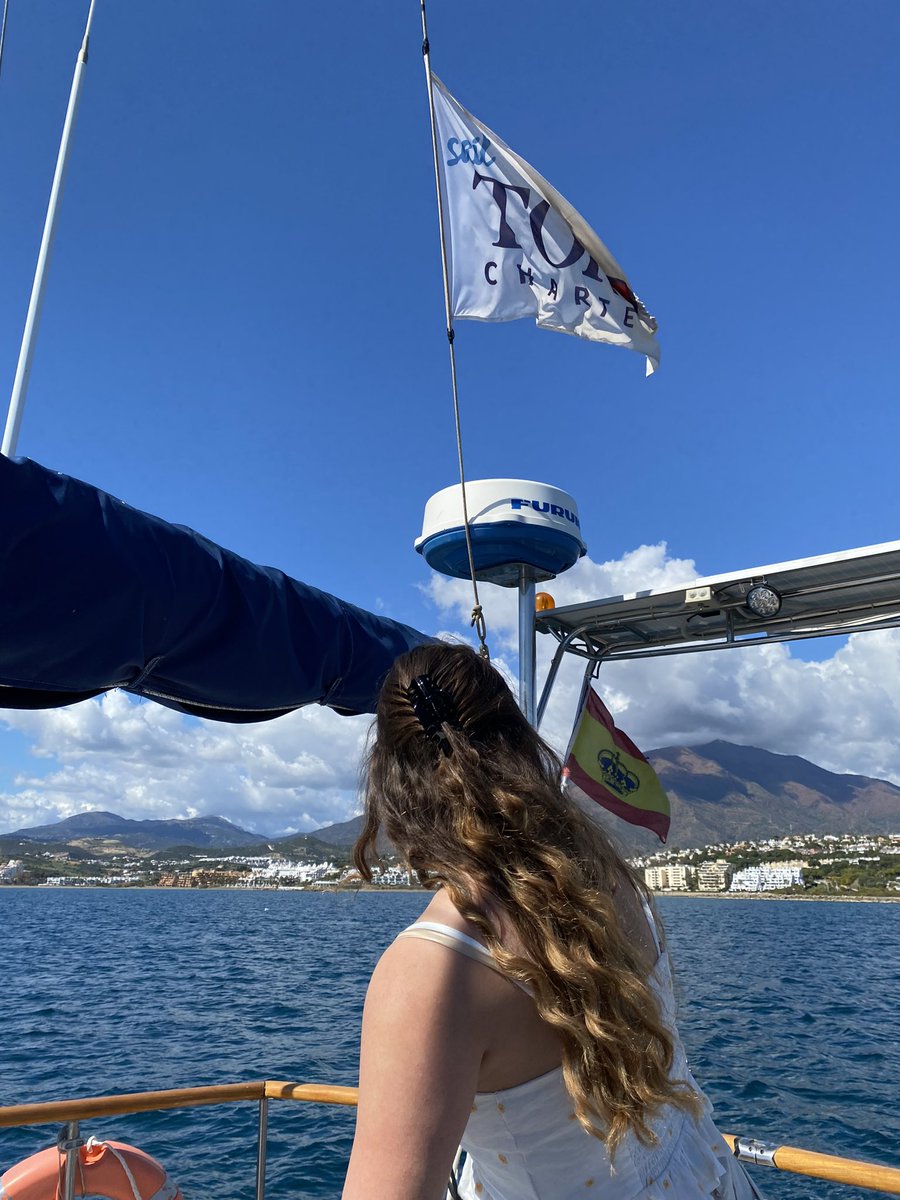 Faustine 🌸 tweet media