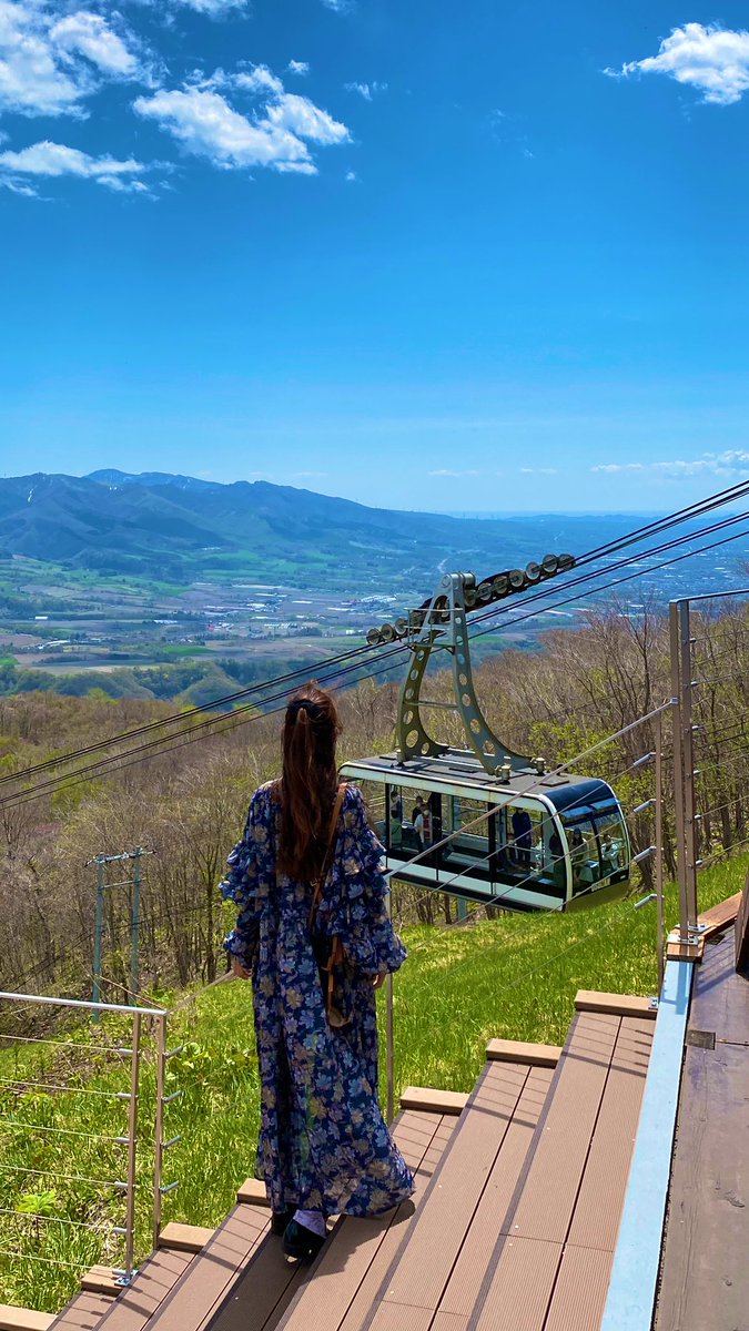 UsuzanRopeway's tweet photo. 今日、有珠山ロープウェイにインフルエンサーのチージーさんがお越しいただきました。
新しくなったテラスを満喫されたようでよかったです😊
日頃から北海道の魅力を世界に発信しているので、ぜひチージーさんの公式インスタをご覧ください!
#cheesie #有珠山 #有珠山ロープウェイ https://t.co/dFTsozEIVw