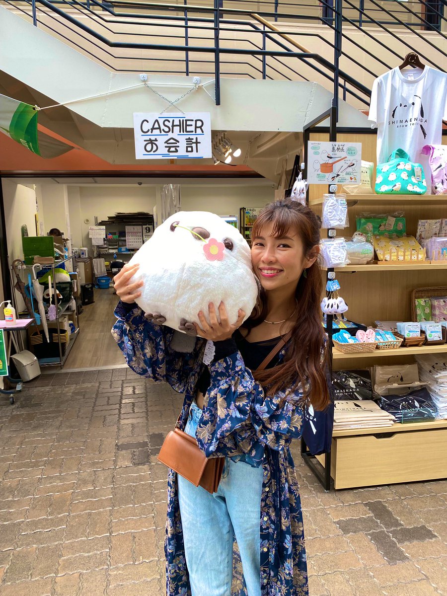 UsuzanRopeway's tweet photo. 今日、有珠山ロープウェイにインフルエンサーのチージーさんがお越しいただきました。
新しくなったテラスを満喫されたようでよかったです😊
日頃から北海道の魅力を世界に発信しているので、ぜひチージーさんの公式インスタをご覧ください!
#cheesie #有珠山 #有珠山ロープウェイ https://t.co/dFTsozEIVw