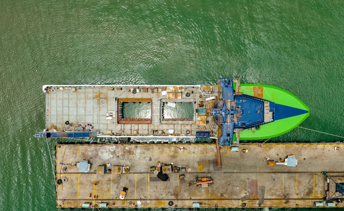 benjohn65's tweet photo. First pictures of #Armada 78m remotely operated ship after launching showing 2x large #moonpools. @Ocean__Infinity is planning to build 23x similar innovative low-emission vessels.
https://t.co/KhKrzTz3h6 https://t.co/2Ex7xdfETP