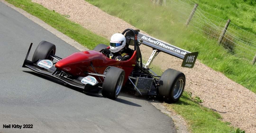 Don’t think that’s the quickest way round Orchard Bend <a href="/Harewoodhill/">Harewood Hillclimb</a> 🤔
#britishhillclimbchampionship
<a href="/OMSRacingCars/">OMS Racing</a>