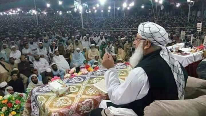 شیخ الحدیث مولانا طیب طاہری صاحب نے عمران خان کی حمایت کا اعلان کر دیا۔
یاد رہے پاکستان میں انکے شاگردوں کی تعداد بیس لاکھ سے زیادہ ہے۔