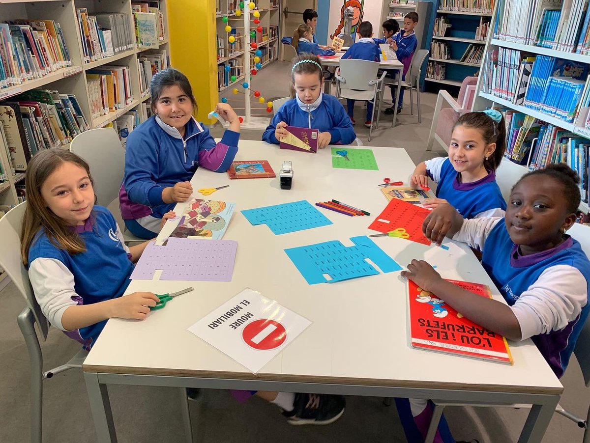 manyanetblanes's tweet photo. Visita a la @biblioblanes Moltes gràcies! 🤗 Ens va agradar molt! #1rEP i #2nEP #josocmanyanet #blanes #biblioteca https://t.co/zg8i8PQSCa