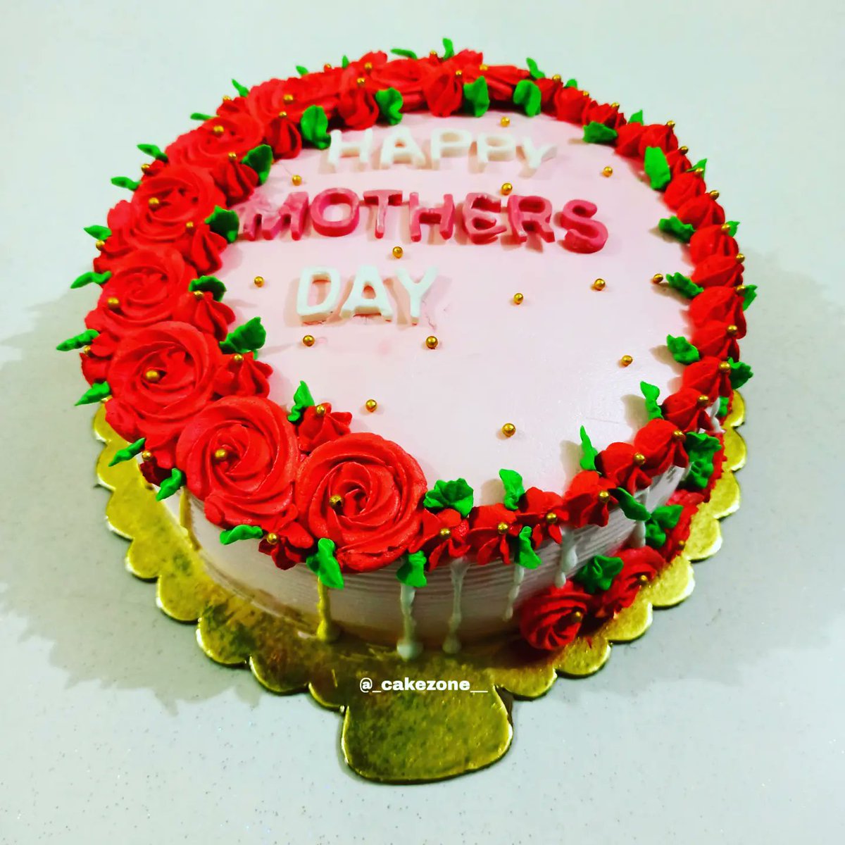 cakezone__'s tweet photo. ๐ฏ%Eggless๐
Customised Cake๐นโค๏ธ
Pineapple flavour ๐๐๐
Direct message us for orders๐ฉ๐ฉ
.
.
#cakedesign #cakeoftheday #mothersdaychallenge #mothersday2022 #mothersdaycake #customisedcakes #pineapplecake https://t.co/pwxBE6E5VB