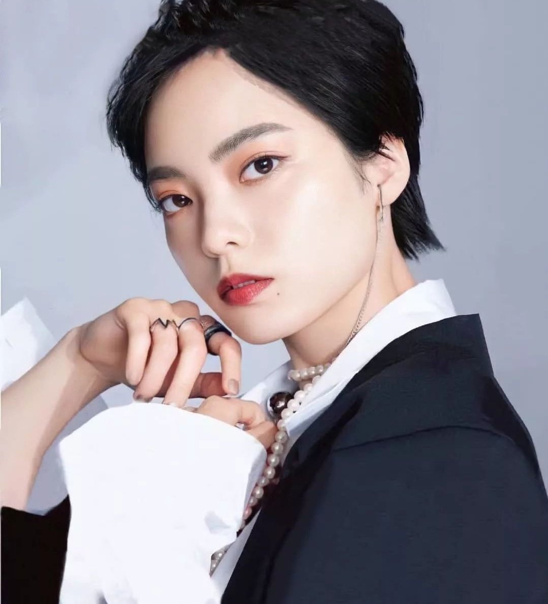 cloverblossoms_'s tweet photo. Yamazaki Kento (27) rumored to be lead in live action movie of manga "Golden Kamuy" co-starring with Hirate Yurina (20).

https://t.co/MzEpVFJeQ1 https://t.co/IeKaX9XyoF