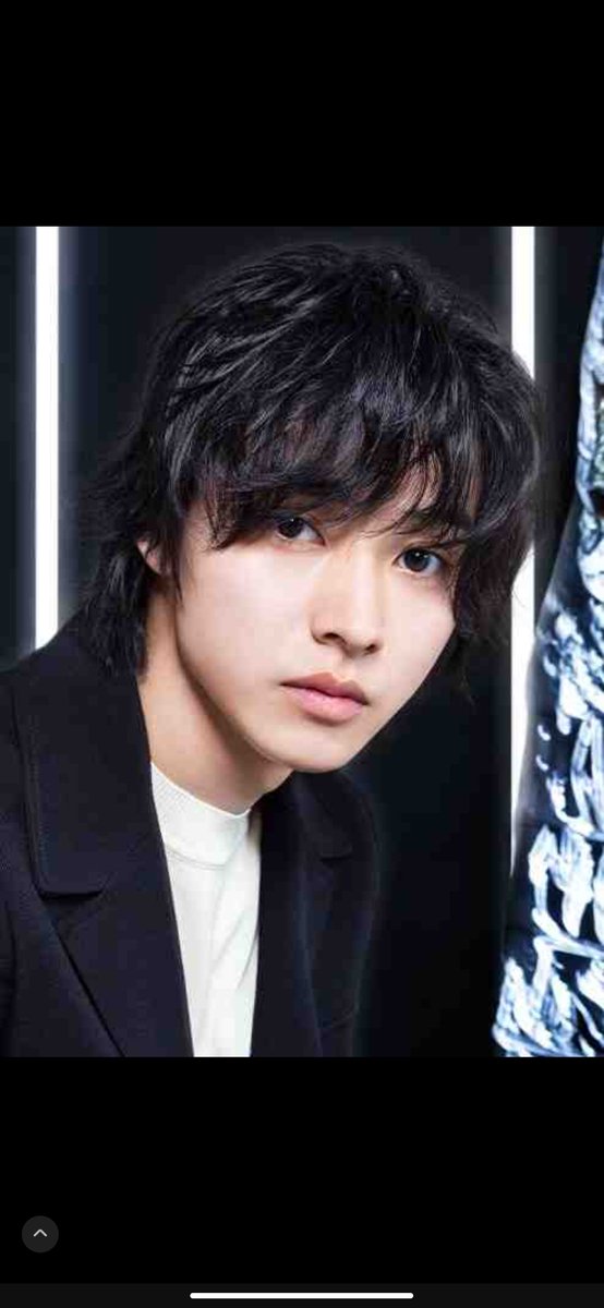 cloverblossoms_'s tweet photo. Yamazaki Kento (27) rumored to be lead in live action movie of manga "Golden Kamuy" co-starring with Hirate Yurina (20).

https://t.co/MzEpVFJeQ1 https://t.co/IeKaX9XyoF