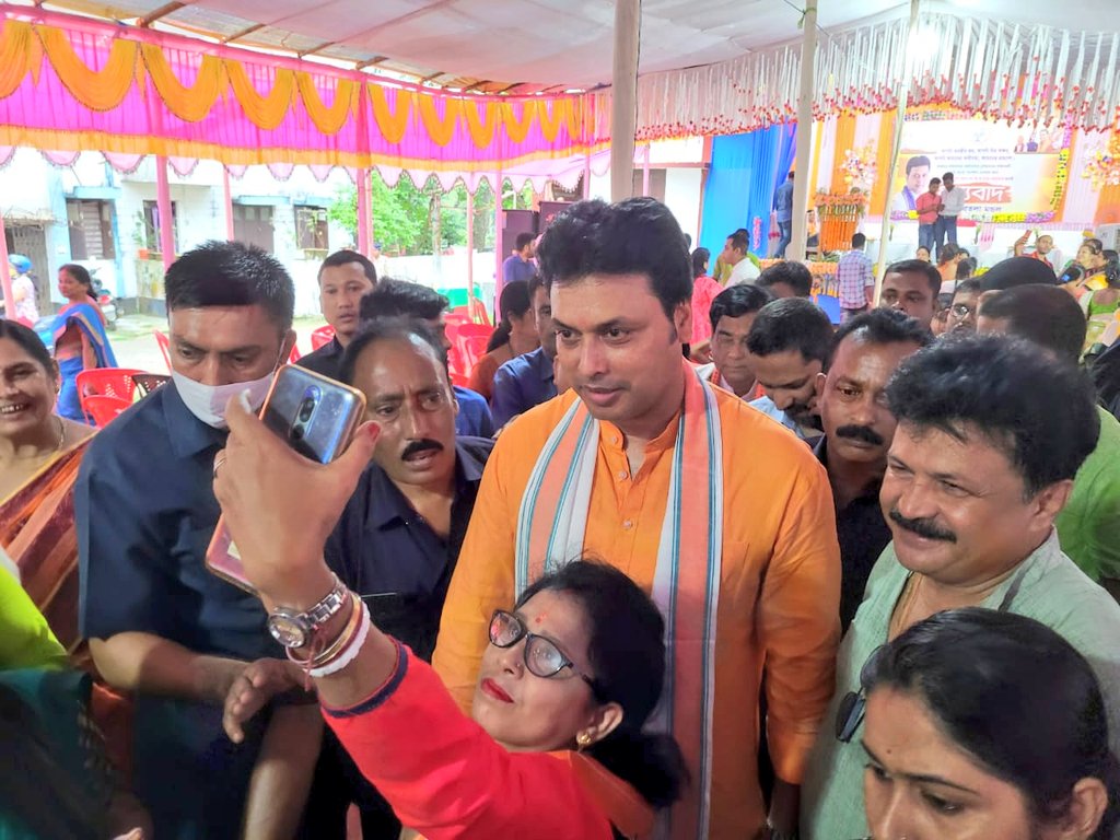যুব সম্প্রদায়কে মাদকের অশুভ সংস্পর্শমুক্ত রাখতে মহিলাদের সজাগ দৃষ্টি ও এর নির্মূলিকরণে প্রয়োজন সম্মিলিত প্রয়াসl বাস্তবিক ক্ষমতায়নের নিরিখে মহিলাদের রাজ্যের উন্নয়নের মূল স্রোতের সাথে সম্পৃক্তকরণই আমাদের লক্ষ্য l মহিলাদের জাগ্রত দৃষ্টিই, সচেতন সমাজ নির্মাণের অন্যতম শর্ত l