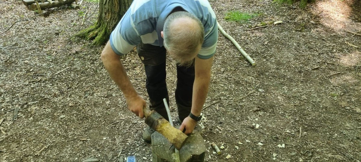 Polarisbush's tweet photo. Photos from this weekend's #Bushcraft &amp; #Survival course where a great bunch of people joined me to learn key skills in shelter, fire lighting, water, cooking, wild food &amp; lots more. Next date is 10-12th June! https://t.co/ERQXqjSNNE #bushcraftcourse #Bushcraftweekend #Hertford https://t.co/rYQ1cRmPhb