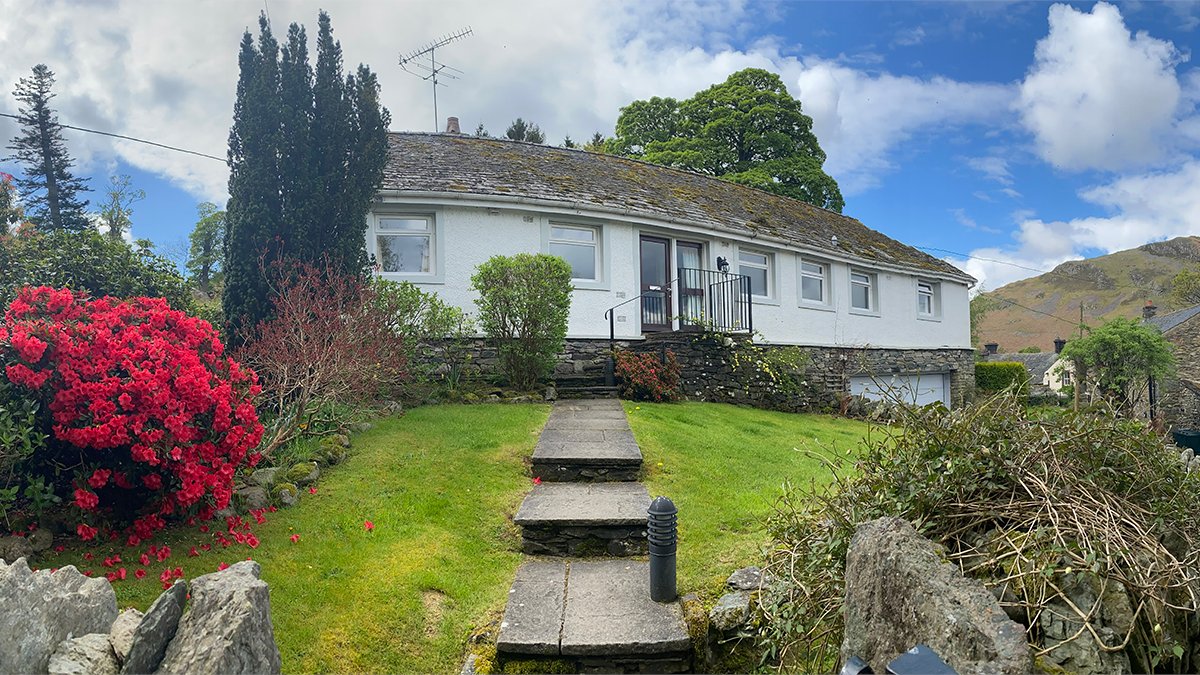 howtowncottages's tweet image. Late availability! Low Gale is now available for the week starting 24th June
Sleeps up to 7 guests. Dog friendly. Outstanding views 
More details howtowncottages.co.uk
#selfcateringholidaysullswater
#dogfriendlycottages #thelakedistrict #howtown #ullswater #walkingholidays