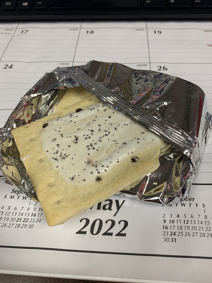 VoiceOTheTigers's tweet photo. Today’s breakfast (again)…frosted GRAPE @PopTartsUS #PHENOMENAL #MakeAmericaGrapeAgain https://t.co/IjmJYBd9xK