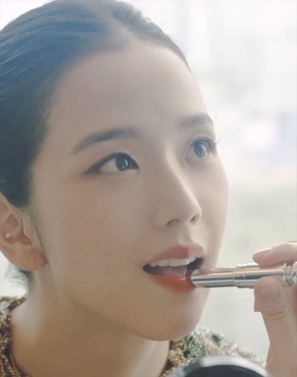 NEWSJISOO's tweet photo. So pretty 🤍 https://t.co/pbyOwDP8Dk
