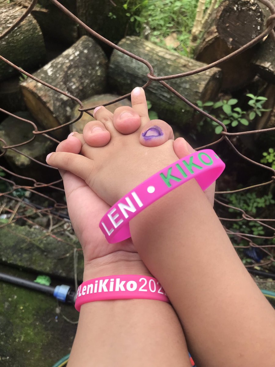 amab3LLe's tweet photo. Voting for my son’s future 💗🌸🌷 #LeniKiko2022 https://t.co/A3e8zp3Rw1