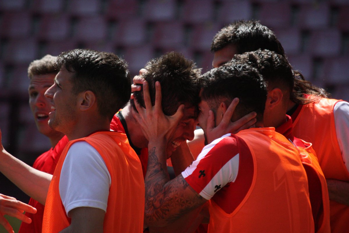 Rioja2_Deportes's tweet photo. ¿Quieres venir al derbi entre la @SDLogrones y la @UDLogrones del sábado a las 19:00 en Las Gaunas? 
Da RT y sigue a @Rioja2 para entrar en el sorteo de una entrada doble para el partidazo🙌
El viernes daremos el ganador/a🏆
📸 @SDLogrones https://t.co/oNRFmsCx2P
