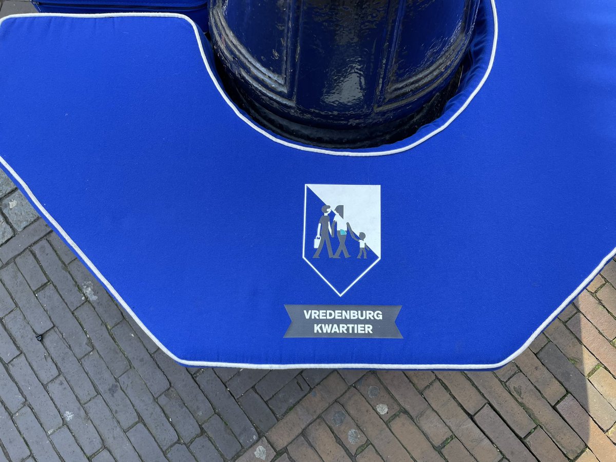 freight_matters's tweet photo. The opposite of hostile architecture! The center of Utrecht has placed cushions on some of it’s seating. How inviting for pedestrians. https://t.co/GkL1WcBDFZ