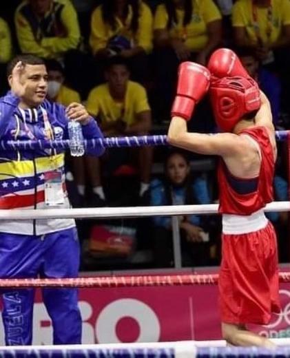 JovenDelBarrio's tweet photo. 🇻🇪 🥊 Desde el  Movimiento Jóvenes del Barrio felicitamos a nuestra Medallista de Oro, quien representó a Venezuela, a la Escuela de Boxeo Gregory Canelón y al Movimiento Jóvenes del Barrio en los Juegos Suramericanos de la Juventud en Argentina, Alondra Brito. Merecido premio 🥇 https://t.co/XdBIhI1Nfv