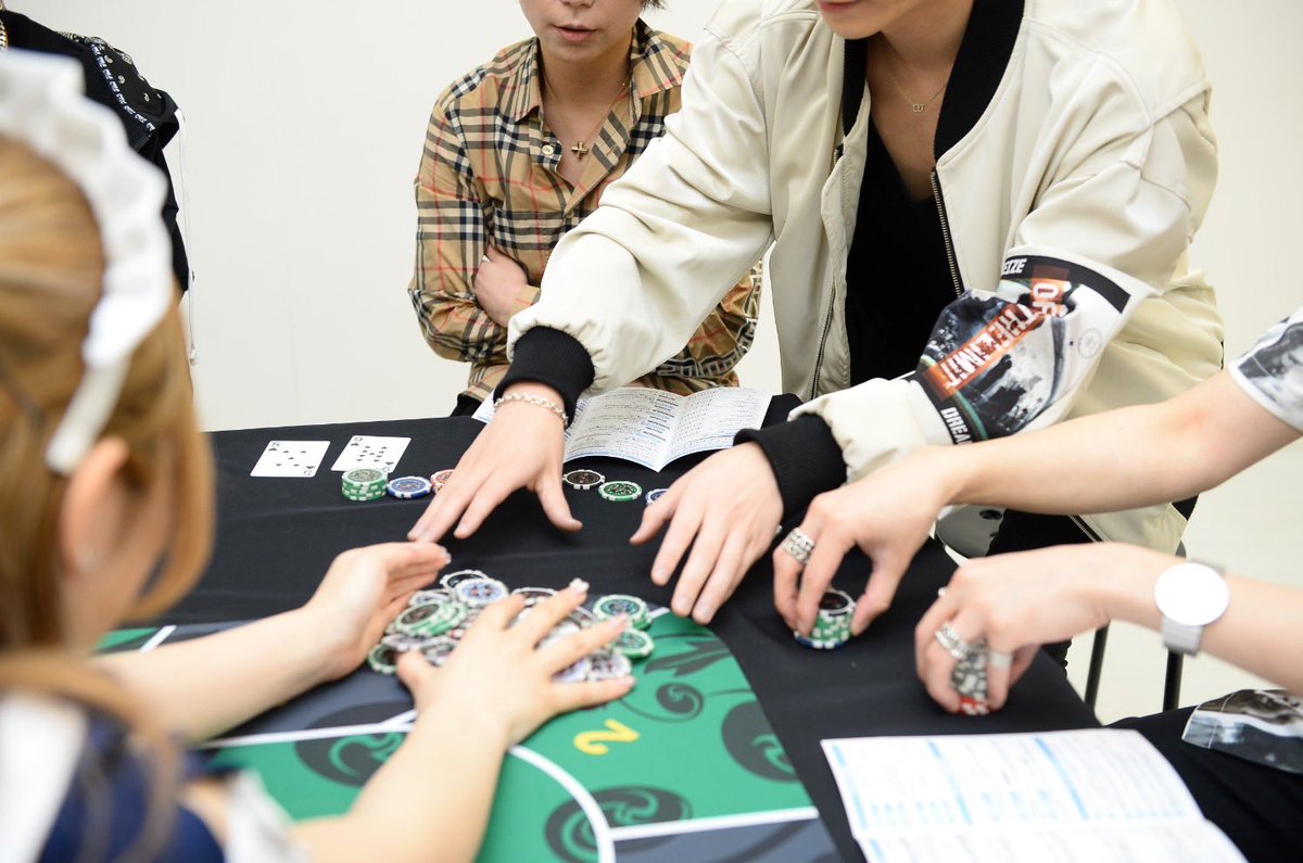 hk_poker1's tweet photo. メンズナックルの撮影しましたー！
モデルさん達のポーカー真剣バトル楽しかったです！

#ホスト #ホストクラブ #シャンパンタワー #メンズナックル #メンズナックルモデル https://t.co/9gmP9AXrrJ