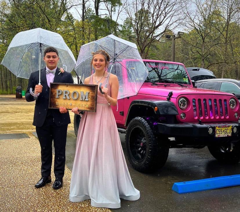MaryHulse05's tweet photo. Prom 2022💕 https://t.co/8RPiHq5rrP