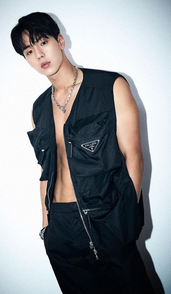 shownucb's tweet image. 347 dias 
#SHOWNU @OfficialMonstaX