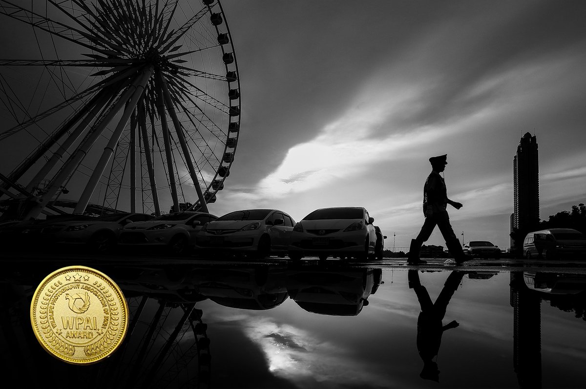 khunmoohan's tweet photo. Best of Lighting + 3x Certificate of Merit
FOTO CULT CIRCUIT 2021 - INDIA
#artoftheday #fotografia #thaiartist #wpai #lighting #fotografo #thaiart #asianartist #asiatiquetheriverfront #streetphotography #indianphotographyclub #snapshot #bw #streetphotographer #bwphotography https://t.co/mBHNTejABf