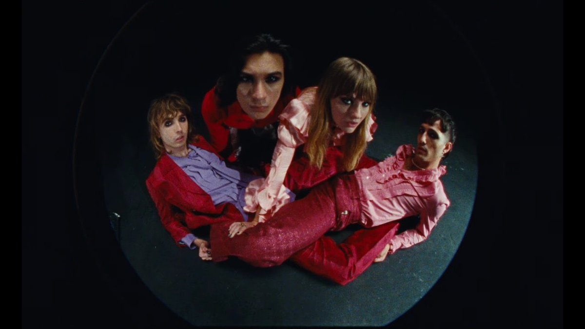 .<a href="/thisismaneskin/">MåneskinOfficial</a> “CORALINE” surpassed 1 million units sold around the world.

Now Måneskin has 6 songs to surpass this mark: 
• Beggin’
• I WANNA BE YOUR SLAVE
• ZITTI E BUONI
• Morirò da Re
• Torna a casa
• CORALINE