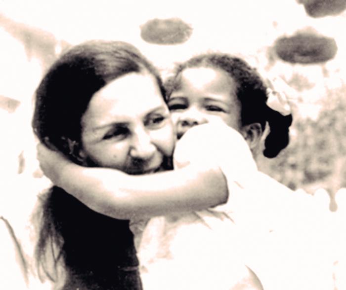 UlmanRamos1's tweet photo. Celia, Flor Autóctona, encarnación de sencillez y entrega; del detalle y la modestia. #CUBAVIVE #MINCEX_CUBA @DamoMincex https://t.co/nN9ACgjnJg